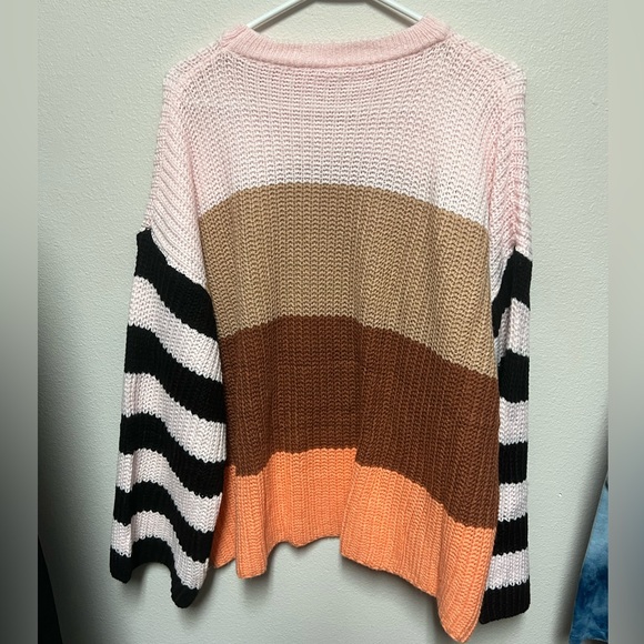 5/25 Stripe Sweater Sz M Knit soft 5 items marked 5/25 and get all 5 for $25! - Picture 2 of 2